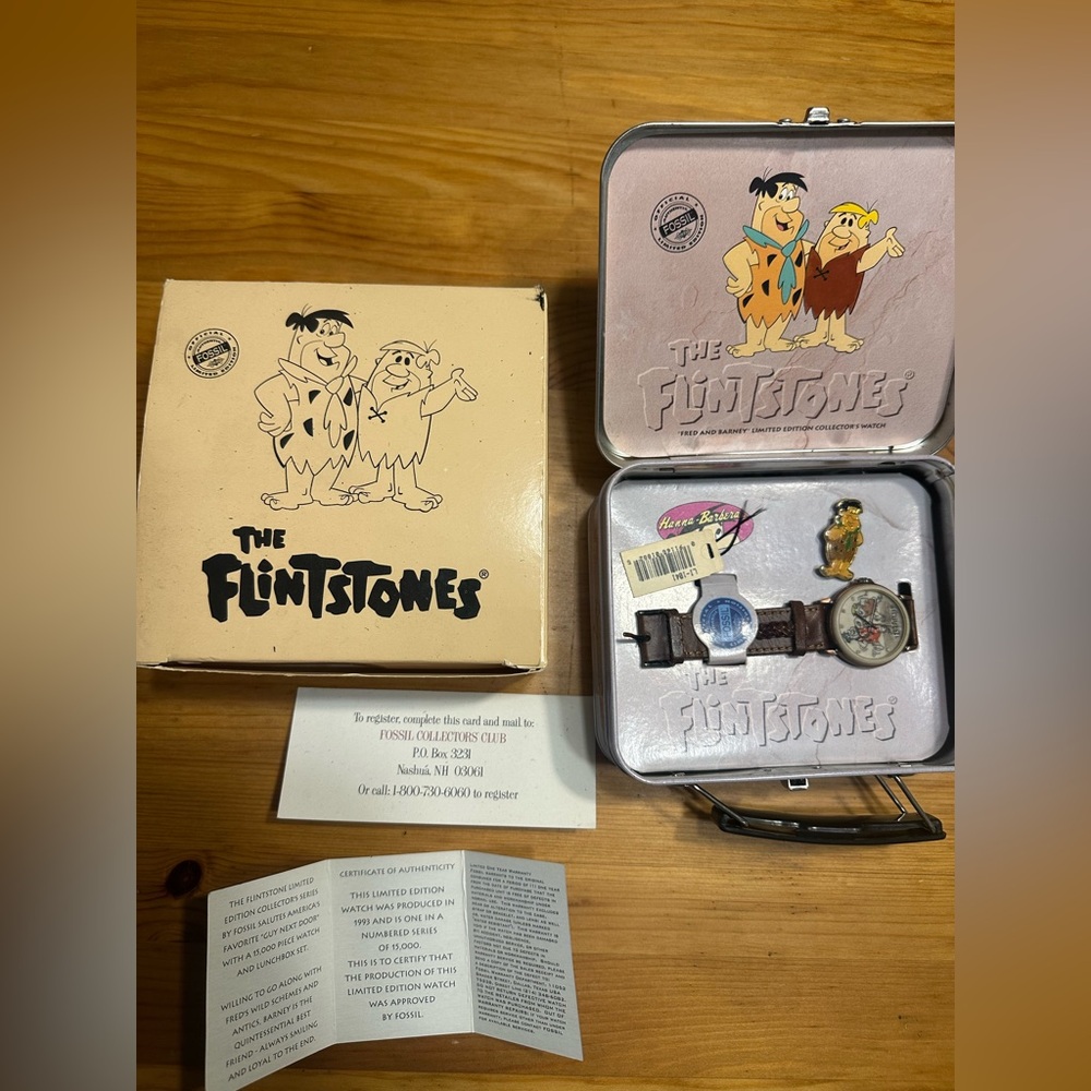 Vintage 1993 flinstones x fossil watch with lunchbox pin and box. Needs battery